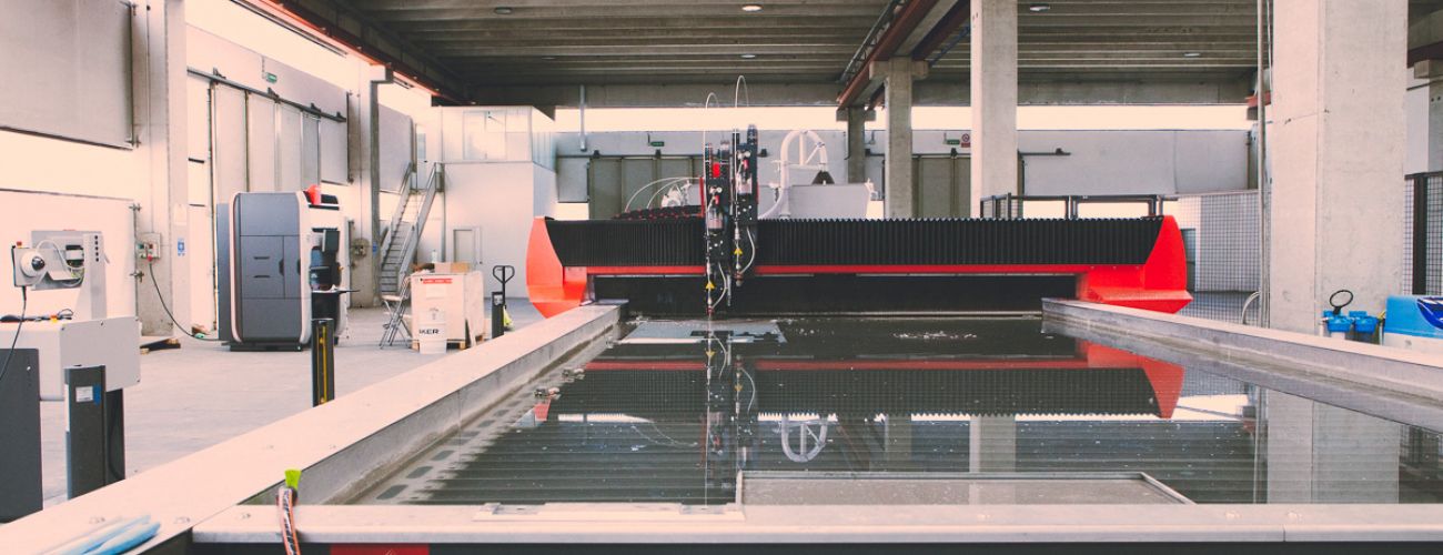 Taglio a getto d'acqua