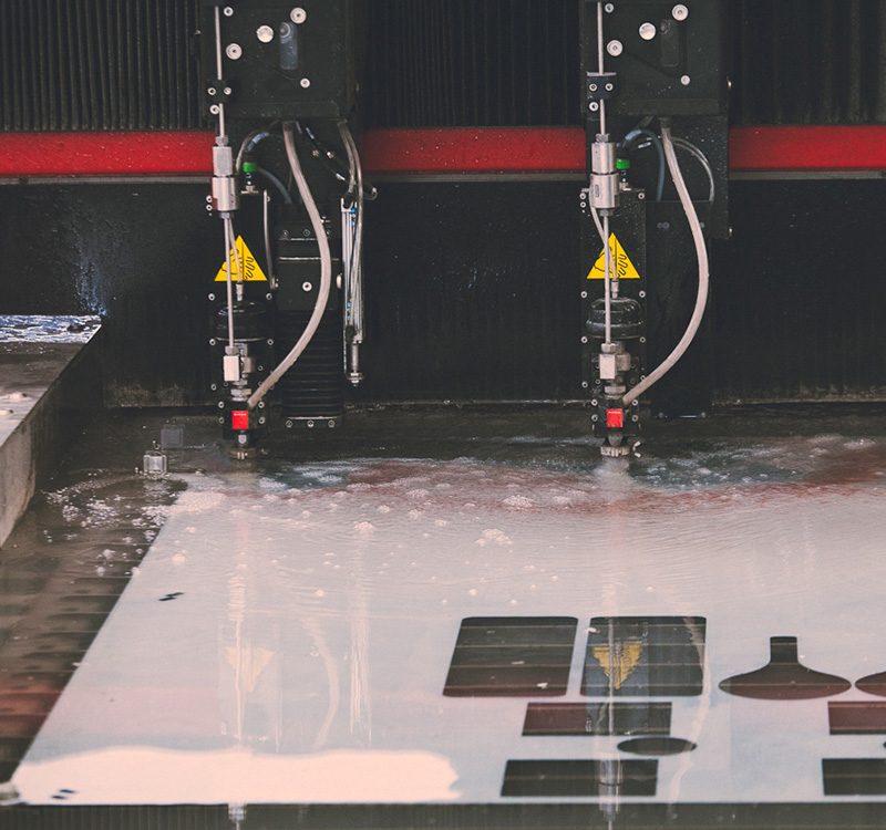 Taglio a getto d'acqua